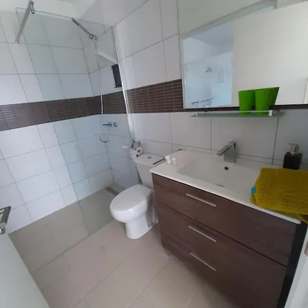 Meerblick Und Naehe Feuerberge Mit Eigenem Beheizten Pool Appartement Las Breñas